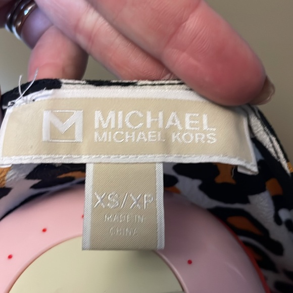 Michael Kors leopard print blouse with gathered elastic waist and cuffs - Picture 7 of 8